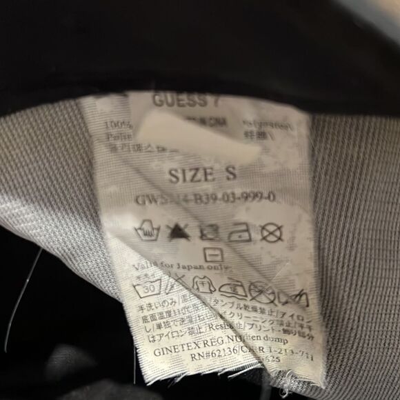 Guess womens cap   - Picture 4 of 4